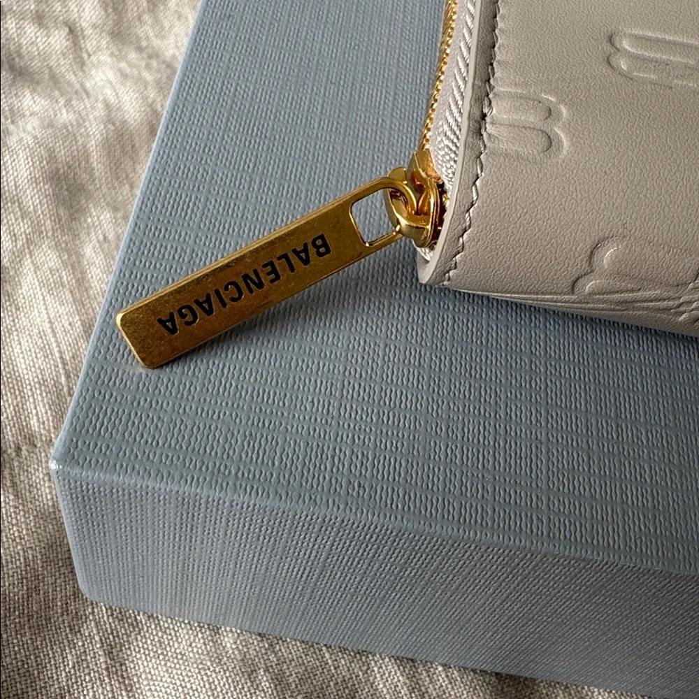 BALENCIAGA Beige leather wallet with embossed logo monogram-NWT - Picture 2 of 11